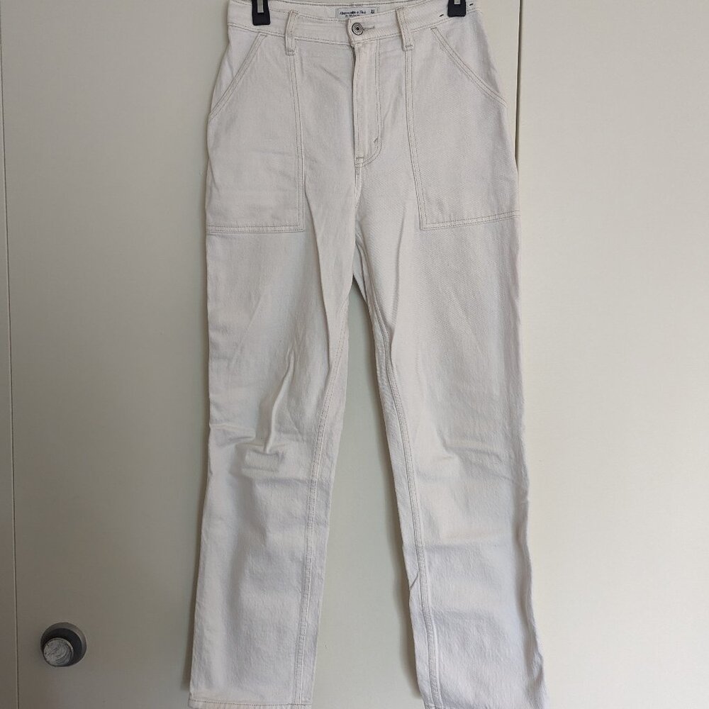 Abercrombie Curve Love Ultra High Rise 90s Straight Jean 26/2 Regular